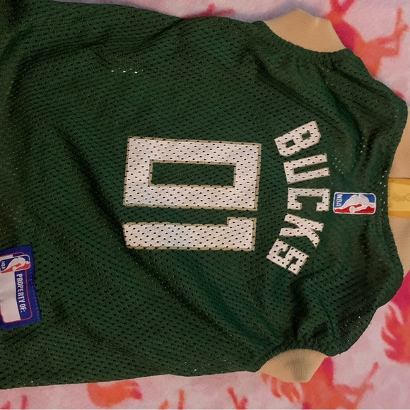 Milwaukee Bucks Pet jersey - Picture 2 of 3